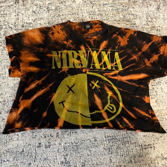 Tops - Nirvana bleached tee